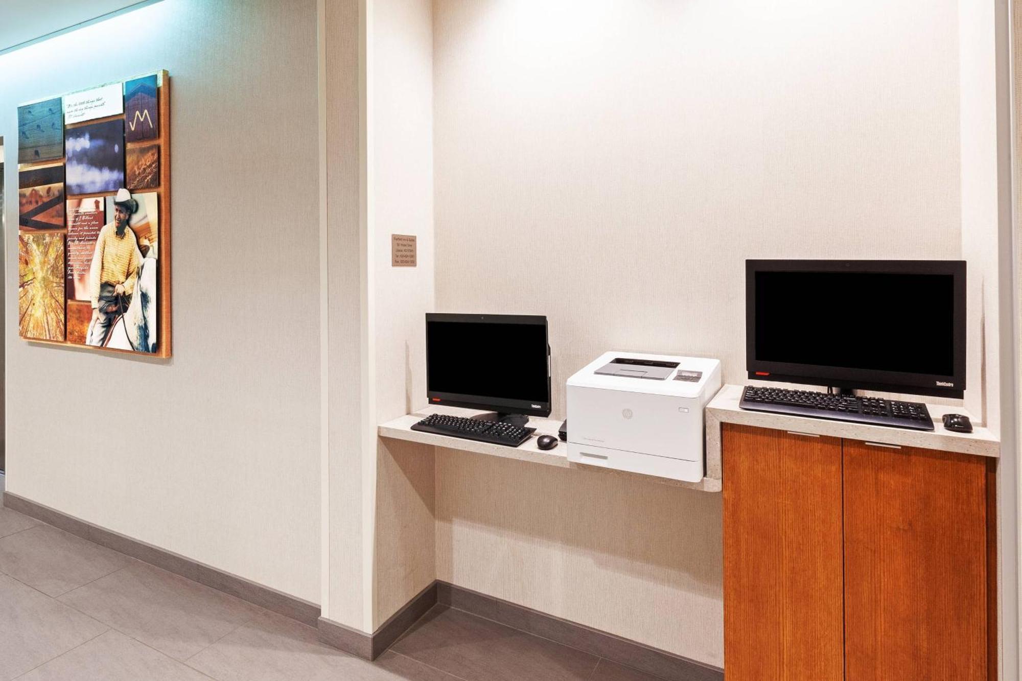 Fairfield Inn & Suites By Marriott ליברל מראה חיצוני תמונה