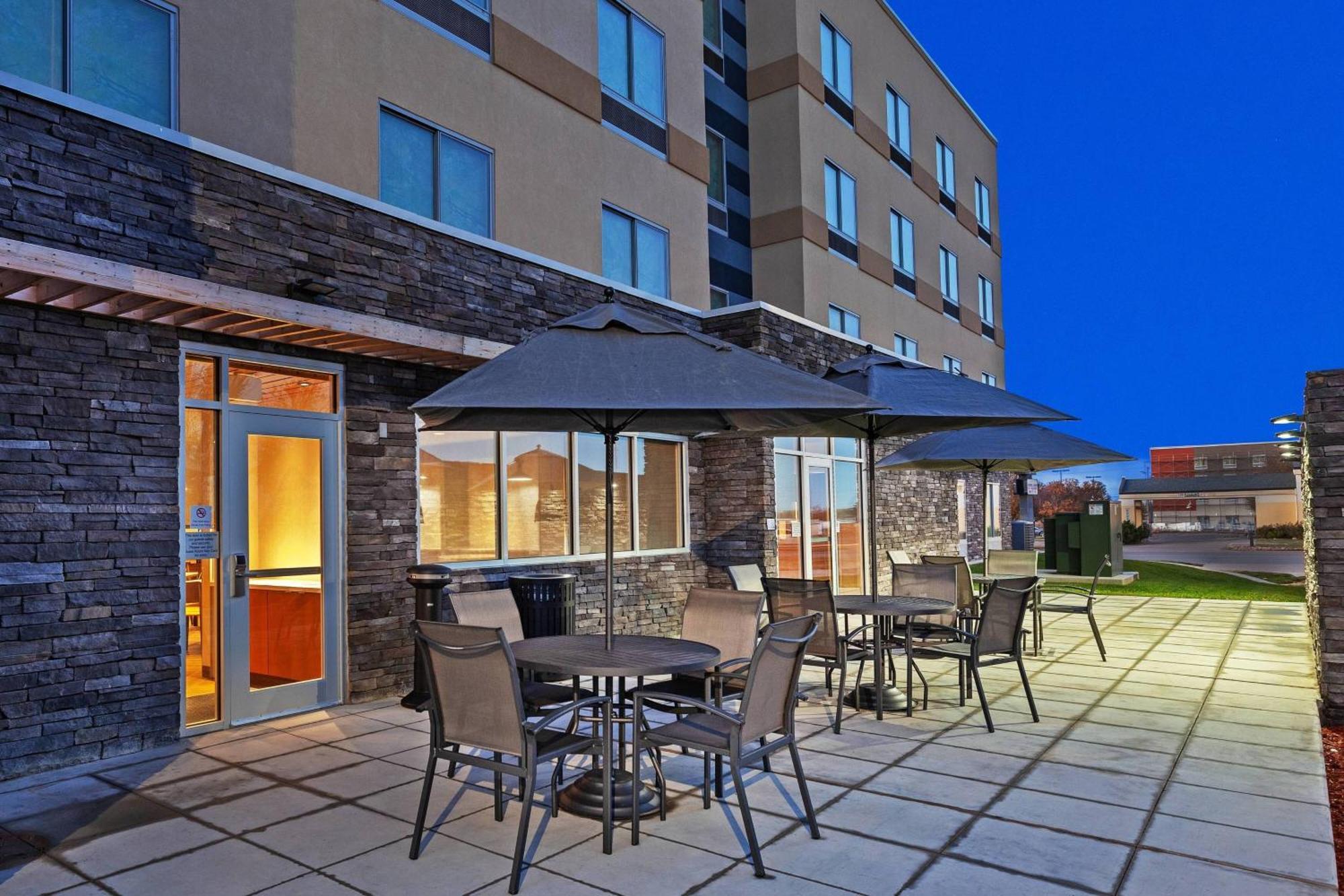 Fairfield Inn & Suites By Marriott ליברל מראה חיצוני תמונה